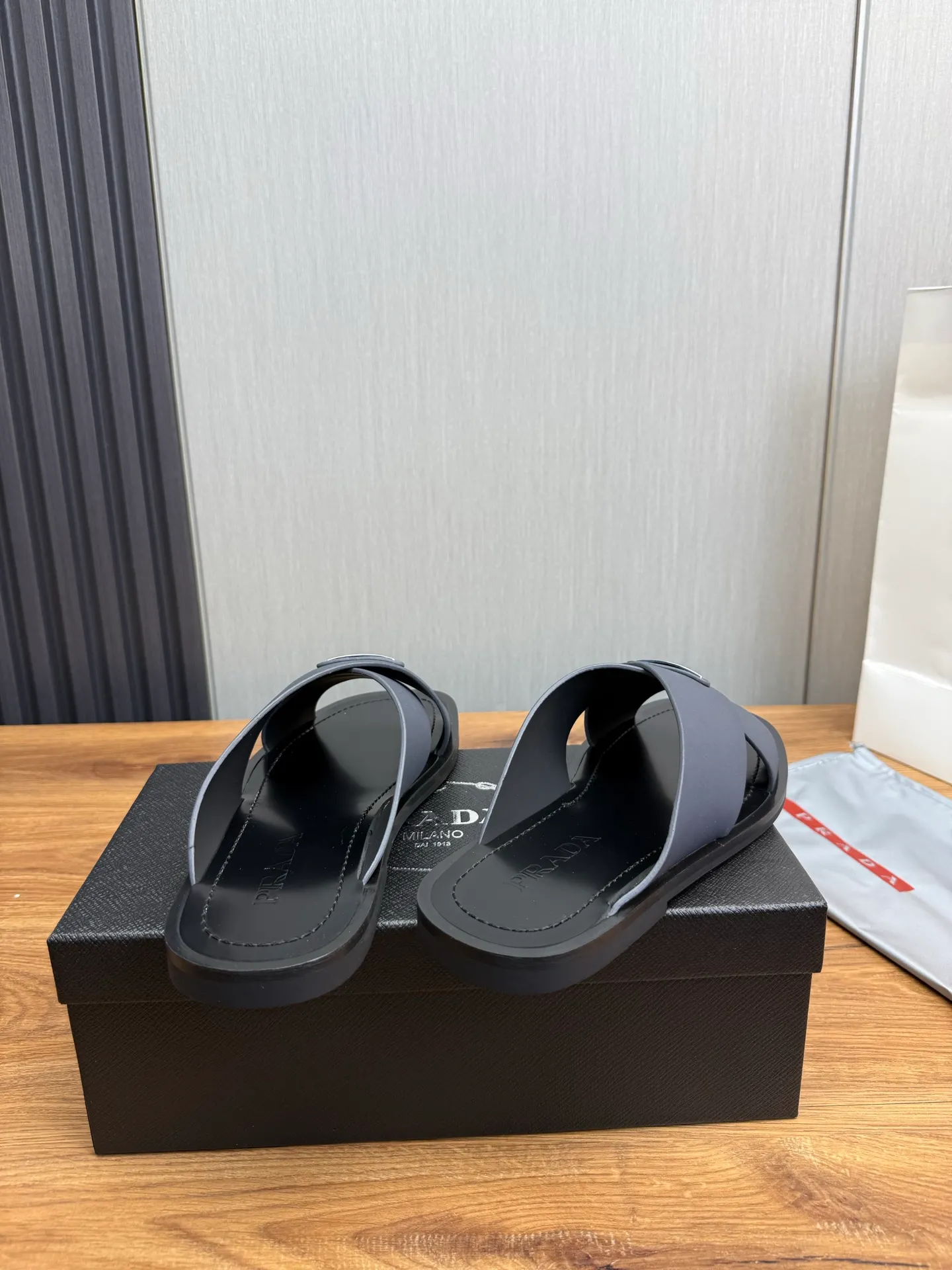 Factory price 340💰 ＰＲＡＤＡPrada - popular men's slippers hot sale 🔥 🩴Official website one to one production 38-45 sizes 45 46 🉑️Customized!